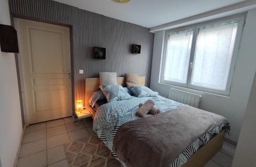 Montbrison Apartment | 'L'escapade Montbrisonnaise' appartement calme avec parking gratuit sur place