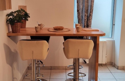 Montbrison Apartment | 'L'escapade Montbrisonnaise' appartement calme avec parking gratuit sur place