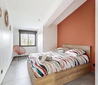 Loyettes House | L industrie