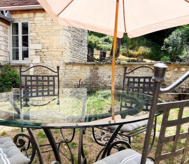Molosmes House | L'Orée des Vignes, charmante maison et jardin clos