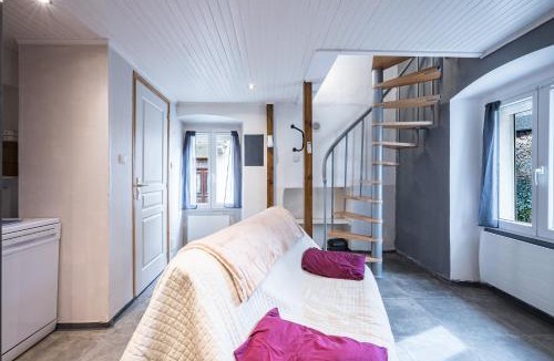Saint-Etienne-de-Cuines Apartment | La Belle Maurienne - Balcon avec vue sur montagne
