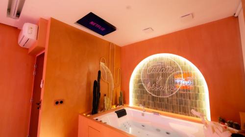 Alfortville Apartment | La Casa Mexicana