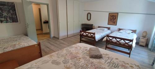 Cransac Bed & Breakfast | La chambre familiale de la bastide du puech