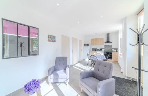 Bourbon-Lancy Apartment | La Demeure des Sources - Iris - Avec climatisation