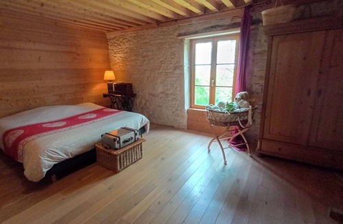 Ambronay House | La ferme Biscot : Charm & Nature 45 min from Lyon. Renovated farmhouse with swimming pool
