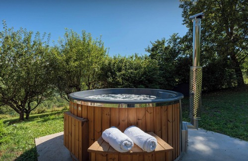 Mieussy Ski Chalet | La Ferme des Artistes - alpine home 10p with superb views - OVO Network