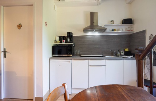 Nuces House | La Fontanelle Cottage near Rodez and Conques – Vineyard Views