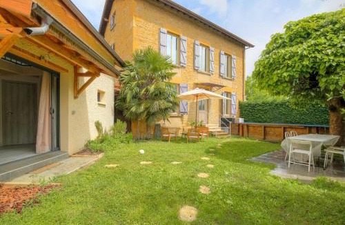 Villefranche-sur-Saone House | La Halte Dorée Beaujolaise, dépendance avec piscine partagée
