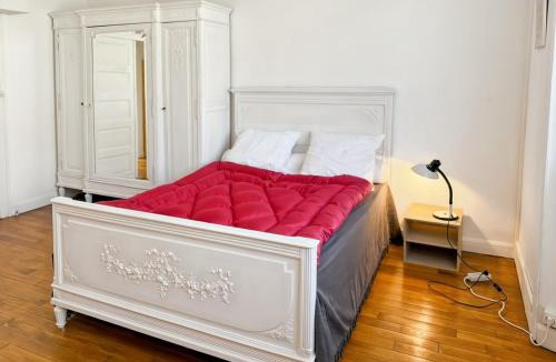 Vic-sur-Cere House | La maison Hortensias Vic-Sur-Cère - 4pers