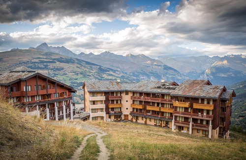 Bellentre Apartment | ❄️ La Plagne–Les Coches ❄️ Sleeps 6 2BR + cabin 2BA Ski-in/ski-out ⛷️
