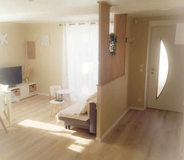 Saint-Germain-Lespinasse Apartment | La Pluméria Appartement 2 chambres