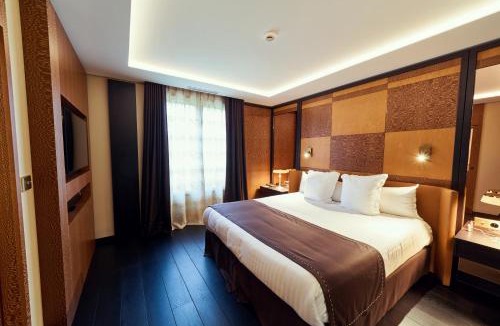 Centre Ville Hotel | La Pyramide - Maison Henriroux