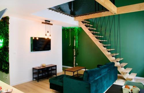 Sury-le-Comtal Apartment | La suite Oasis