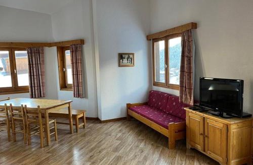 La Perriere Apartment | La Tania La Saboia sleep 8 private Sauna lounge dining 2 bathrooms kitchen 2 balconies ski in out