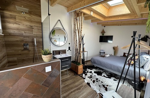 Cluses Bed & Breakfast | La Villa d'Hélène Chambres d’hôtes et Appartements-Cluses