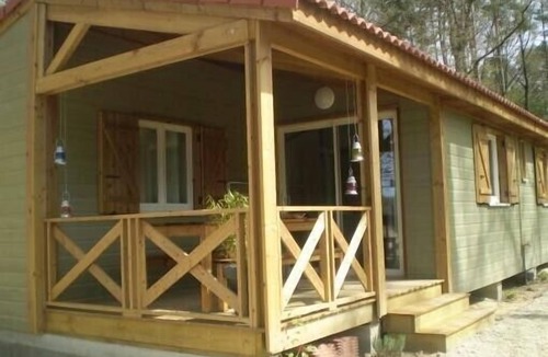Saint-Gerons Ski Chalet | Lakeside cottage with Jacuzzi, fishing, hiking, nature