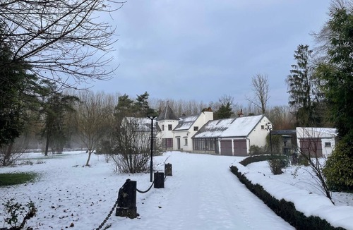 Morigny-Champigny House | Large 7-bedroom house 1 hour from Paris, with pond and near RER C station
