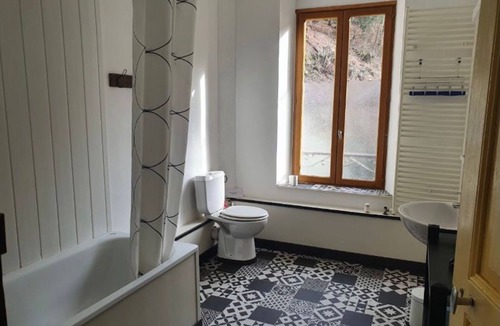 Le Chatelard Apartment | Large apartment in the heart of the Bauges