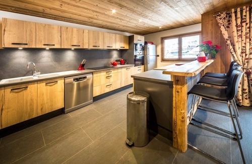Montriond Apartment | Large apartment near Morzine center