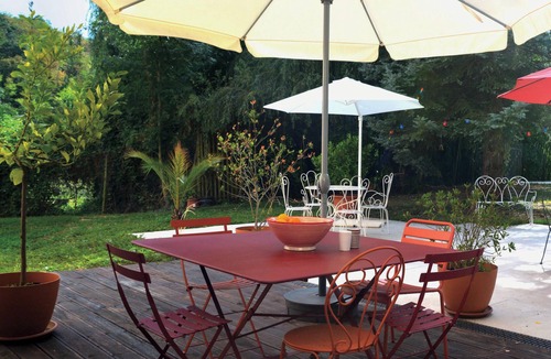 Neuville-sur-Saone House | Large character house for 14 people with swimming pool, terraces and garden.