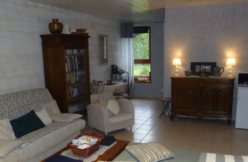 Saint-Marcellin Vercors Isere Communaute House | Large independent bedroom in peaceful country house