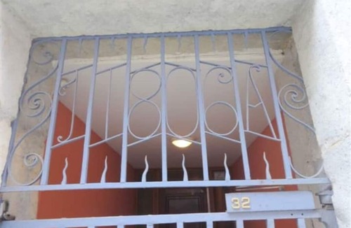 Secteur 2 Apartment | Large studio in the historic 1 TVA district of Grenoble city center