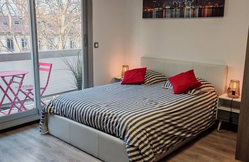 Voltaire - Saint Amour Apartment | LARGE STUDIO WITH BALCONY