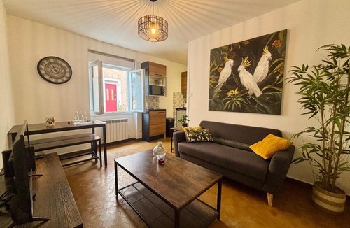 Bourgoin-Jallieu Apartment | Le 29, Proche centre, Netflix