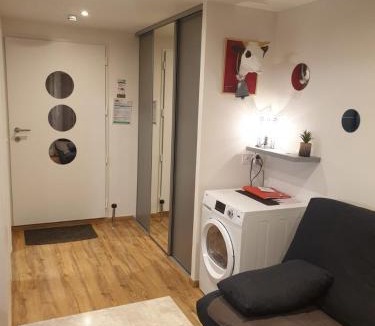 Bernex Apartment | Le 67,ski et randonnée,WIFI, lave linge,sèche linge,parking gratuit