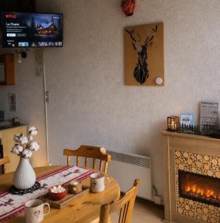 Les Rousses Apartment | LE CHALET, Superbe Duplex avec Balcon aux Rousses, Netflix, WI-FI, Parking Gratuit et Draps inclus - Animaux Interdits
