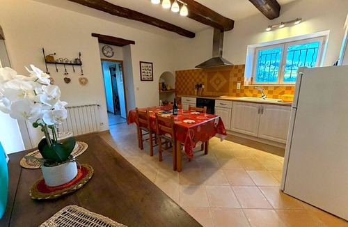Vinsobres Apartment | "Le Colombier" 3★ Air-Conditioned Vacation Rental - Peace and Nature in the Heart of the Vineyards
