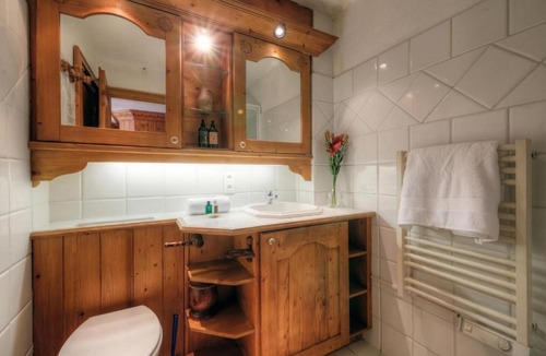 Argentiere Apartment | Le Cristal Lognan 8 Mountain View & Free WiFi - Happy Rentals