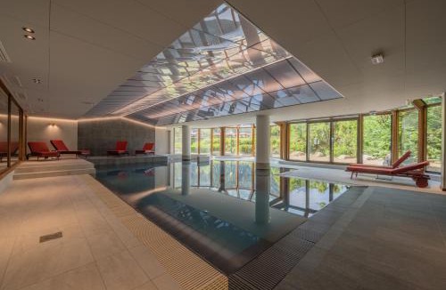 Argentiere Apartment | Le Cristal MB8 Mountain View, Pool, Parking & WiFi - Happy Rentals