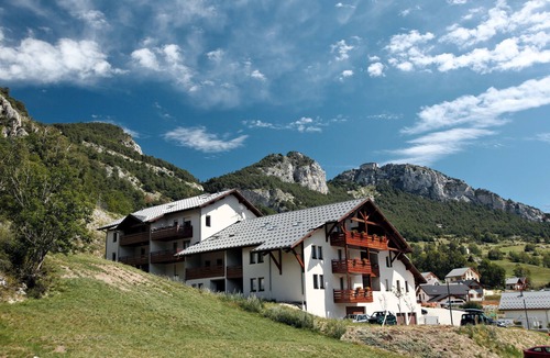 Avrieux Apartment | "Le Friendly" - Spacious apartment with terrace