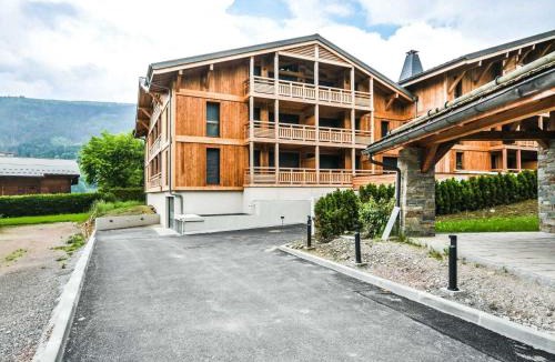 Les Gets Apartment | Le Génépi - Superbe T2 cabine 4-6 pers, neuf, à 50m des pistes, avec balcon, garage et WiFi - FR-1-685-67