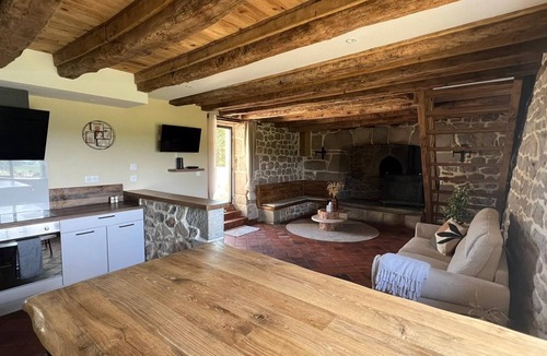 Saint-Gerons House | Le gîte de la prairie du lac 🌼
