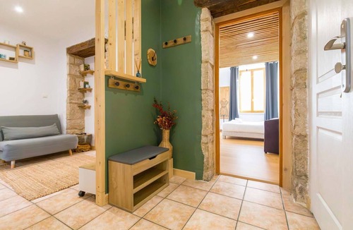 Faubourg-Raines Apartment | Le jardin des plantes- au pied du jardin de l'arquebuse - SR Loc
