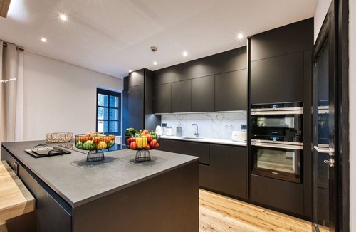 Argentiere Villa | Le Marti - Seven Bedroom Villa, Sleeps 14