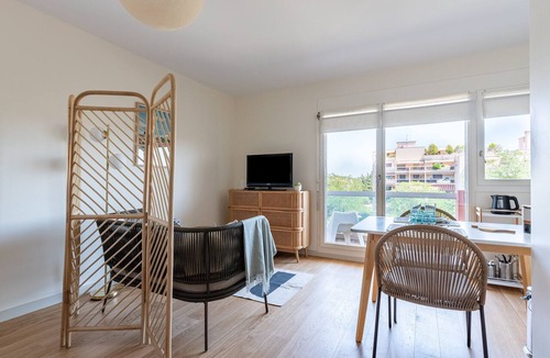 3rd Arrondissement Apartment | LE NID DES CEDRES - Magnifique Studio terrasse Montplaisir