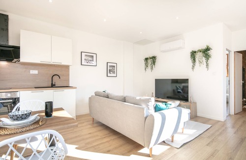 La Cote-Saint-Andre Apartment | Le Repos du Mélomane - A 1h de Lyon, climatisé