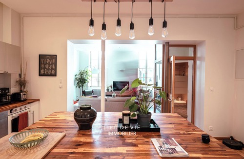 Grand Parc-Paul Doumer Apartment | 🌟 Léon Apartment with Patio: Charm & Exceptional Location in Les Chartrons