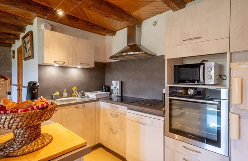 Peyre-en-Aubrac House | Les Fleurs de l'Aubrac 6/8 pers