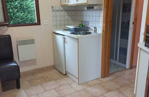 Saint-Georges-d'Esperanche House | Les Jardins du Castel Gites Annick et Jean Paul Appartement 3