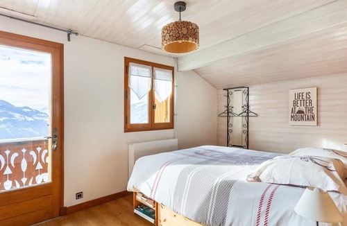 La Plagne-Tarentaise House | Les Marm'hôtes - Marmotte room - 2 pers. - Family guest house