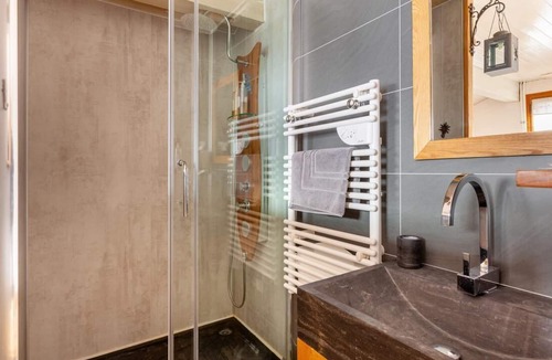 La Plagne-Tarentaise House | Les Marm'hôtes - Marmotte room - 2 pers. - Family guest house