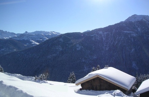 Bisanne 1500 Ski Chalet | Les Saisies. Authentic alpine chalet sleeps 12, 500 m from lifts