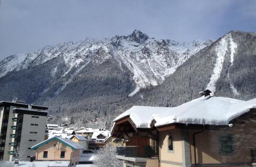 Chamonix City Centre Apartment | Les Sommets Studio