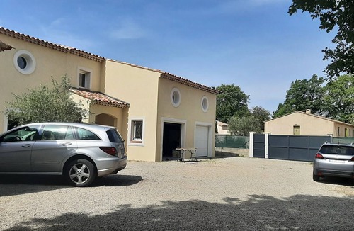 Regusse Villa | Location Villa Avec 2 Appartements Ind, Proche du Lac de Ste Croix et du Verdon