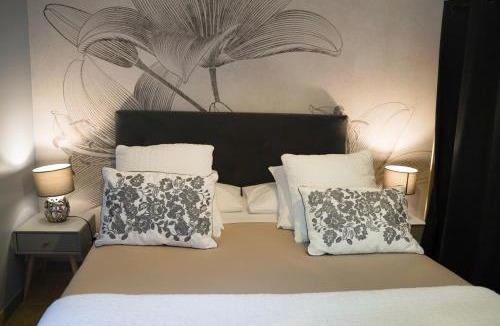Largentiere Hotel | Logis Hôtel Restaurant Le Domaine de l'Eau Vive