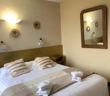 Gramat Hotel | Logis Hôtels - Hôtel et Restaurant Le Lion d'Or